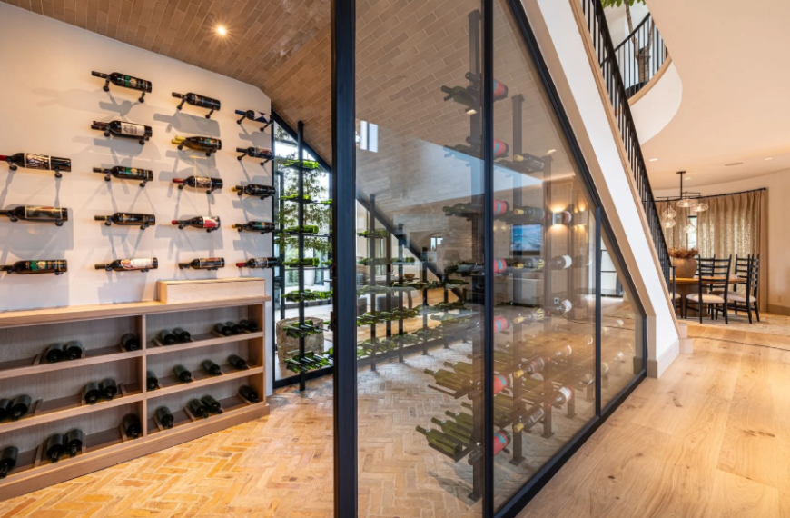 Custom Glass Wine Wall: A Luxury Feature Every Wine Lover Wants